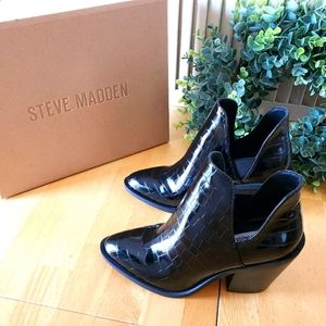 New Steve Madden Black Leve Block Heel Bootie